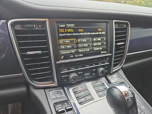 Used 2014 Porsche Panamera 4 image 17