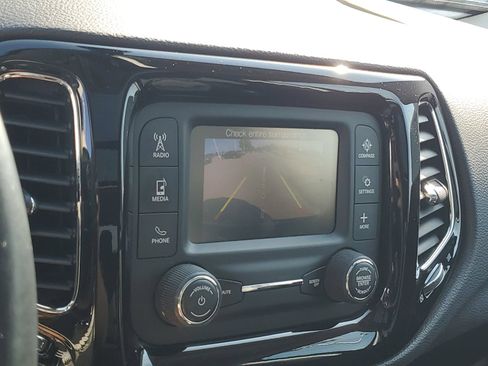 Used 2018 Jeep Compass Latitude AWD/4WD image 27
