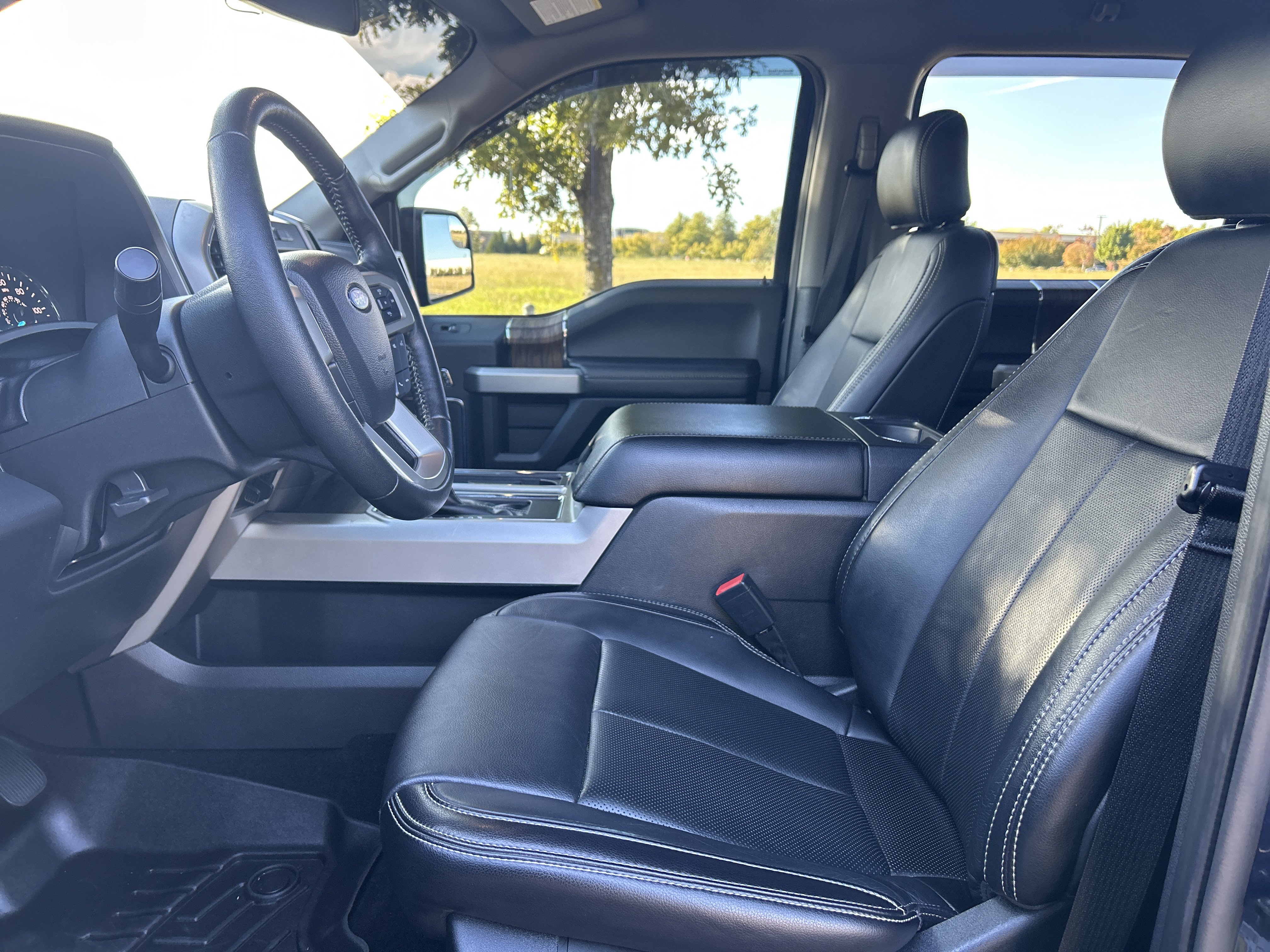 Used 2019 Ford F150 Lariat w/ Trailer Tow Package RWD image 24