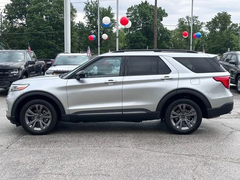 Certified 2023 Ford Explorer XLT w/ Equipment Group 202A AWD/4WD image 4