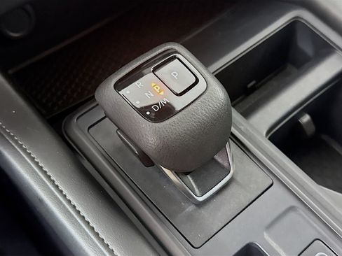 Used 2025 Nissan Pathfinder S AWD/4WD image 20