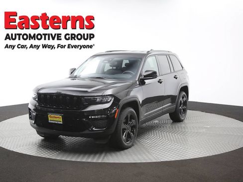 Used 2023 Jeep Grand Cherokee Limited w/ Black Appearance Package AWD/4WD image 57
