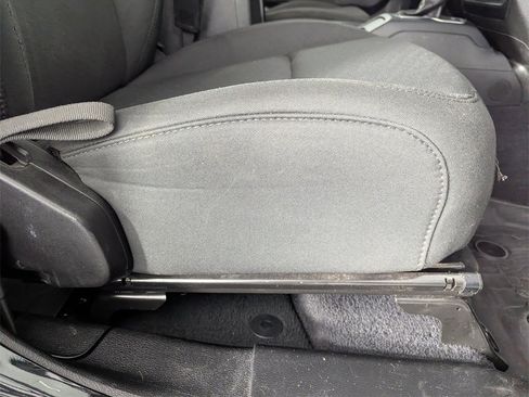 Used 2022 Jeep Gladiator Sport image 35