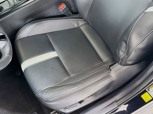 Used 2025 Toyota Camry SE image 19