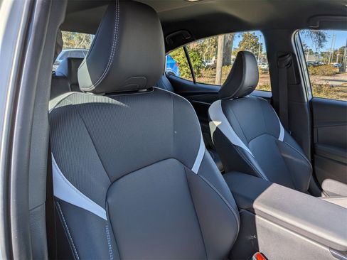 Used 2025 Toyota Camry SE image 37