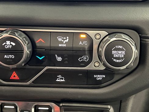 Used 2024 Jeep Wrangler Unlimited Sahara AWD/4WD image 49