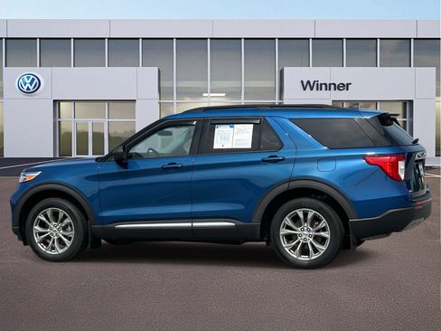 Used 2022 Ford Explorer XLT w/ Equipment Group 202A AWD/4WD image 2