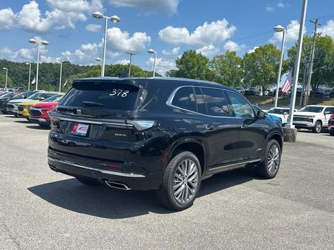 New 2026 Buick Enclave Avenir image 4
