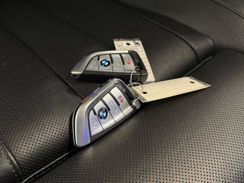 Used 2021 BMW X5 M50i image 55