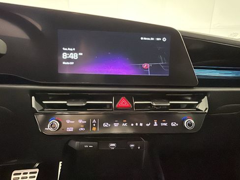 Used 2024 Kia Niro Wave w/ Wave Preserve Package FWD image 24