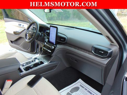 Used 2023 Ford Explorer Platinum w/ Technology Package image 37