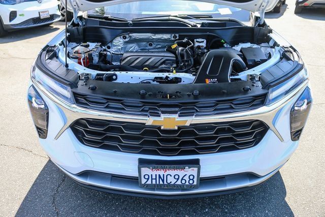 Used 2024 Chevrolet Trax LT FWD image 32