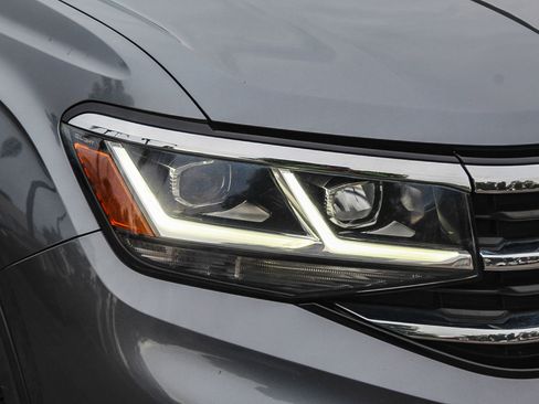 Used 2020 Volkswagen Atlas Cross Sport SEL image 8