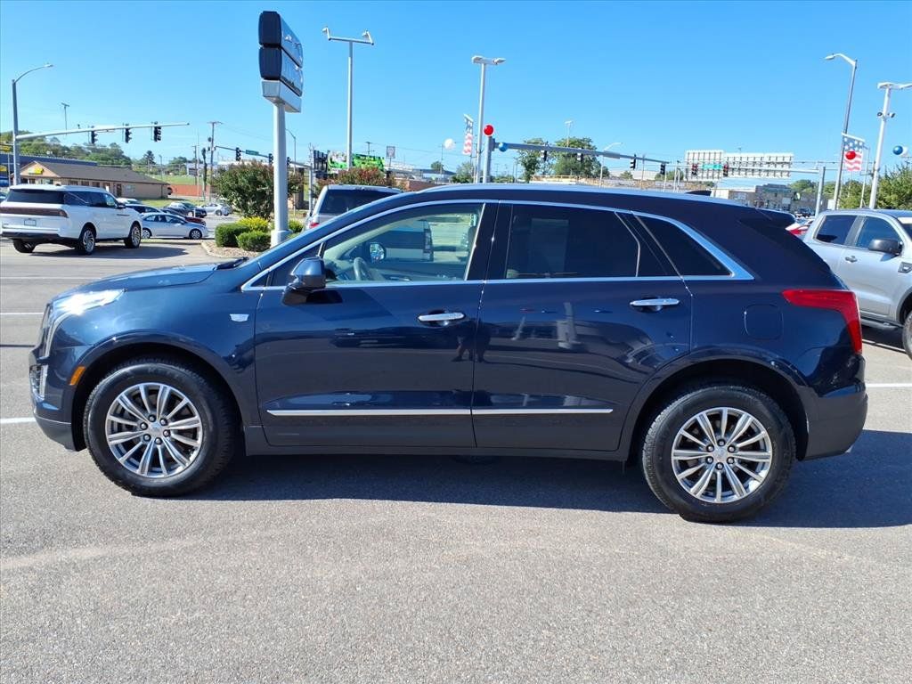 Used 2017 Cadillac XT5 Luxury w/ Driver Awareness Package AWD/4WD image 2