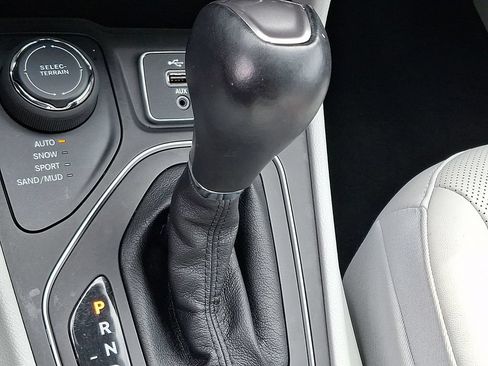 Used 2021 Jeep Cherokee Latitude Lux AWD/4WD image 15