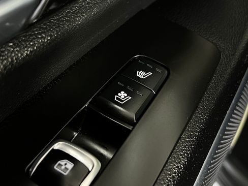 Used 2020 Kia Telluride SX w/ SX Prestige Package image 28