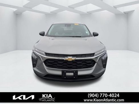 Used 2024 Chevrolet Trax LS w/ Driver Confidence Package FWD image 8