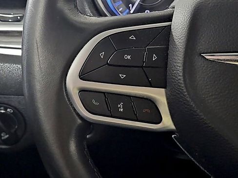 Used 2017 Chrysler 300 Limited w/ Value Package image 22