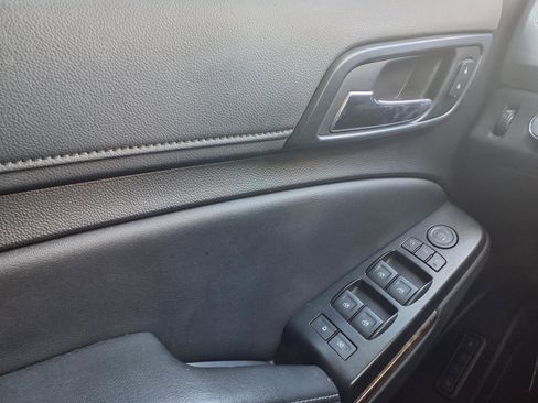 Used 2019 Chevrolet Suburban LT w/ Luxury Package image 19