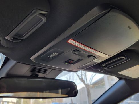 Used 2025 Toyota Camry SE image 27