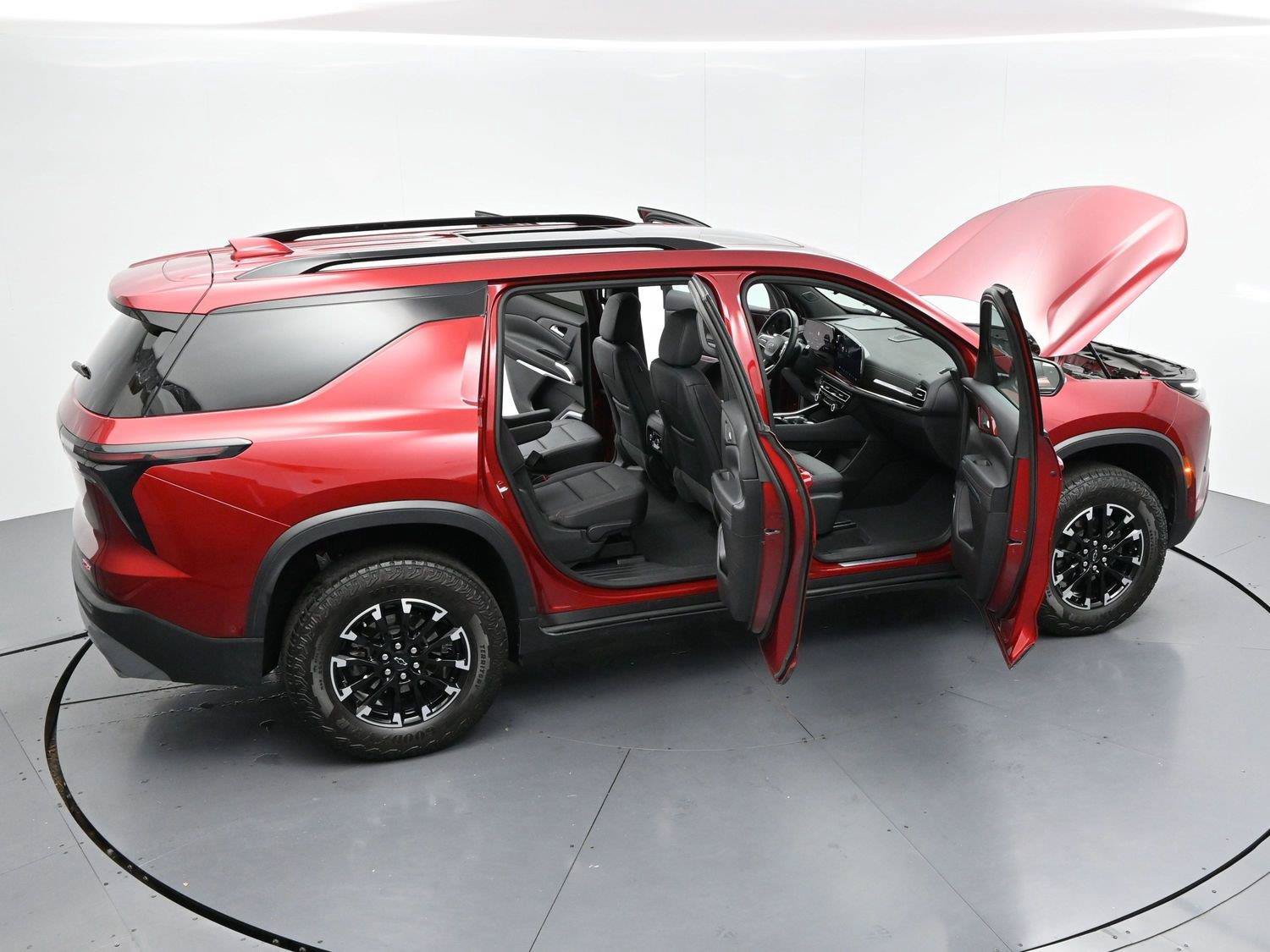Used 2024 Chevrolet Traverse Z71 w/ Enhanced Driving Package AWD/4WD image 38