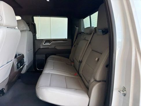 Used 2026 GMC Sierra 2500 SLT w/ SLT Premium Package AWD/4WD image 18