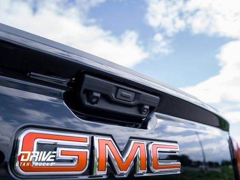 Used 2023 GMC Sierra 1500 Elevation image 15
