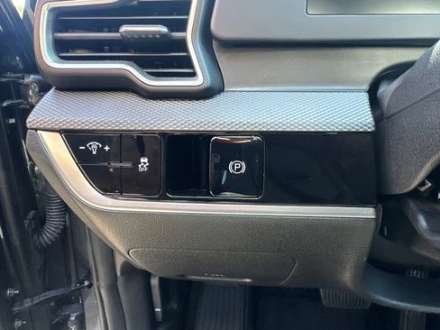 Used 2024 Kia Sportage LX AWD/4WD image 21