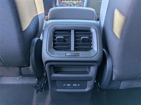 New 2026 Volkswagen Taos SE image 26