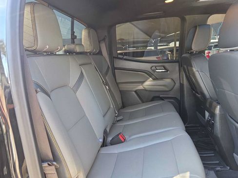 Used 2026 Chevrolet Colorado ZR2 w/ Technology Package AWD/4WD image 17