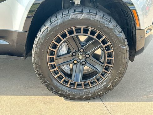 Used 2021 Land Rover Defender 110 X-Dynamic HSE image 10