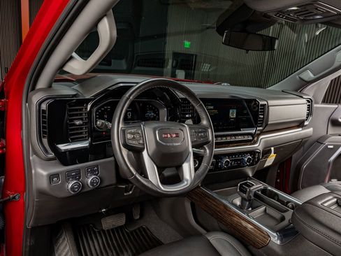 Used 2022 GMC Sierra 1500 Elevation w/ Elevation Premium Package image 18