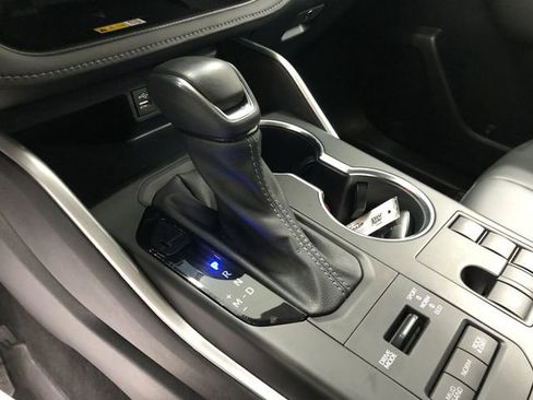 Used 2024 Toyota Highlander XLE image 25