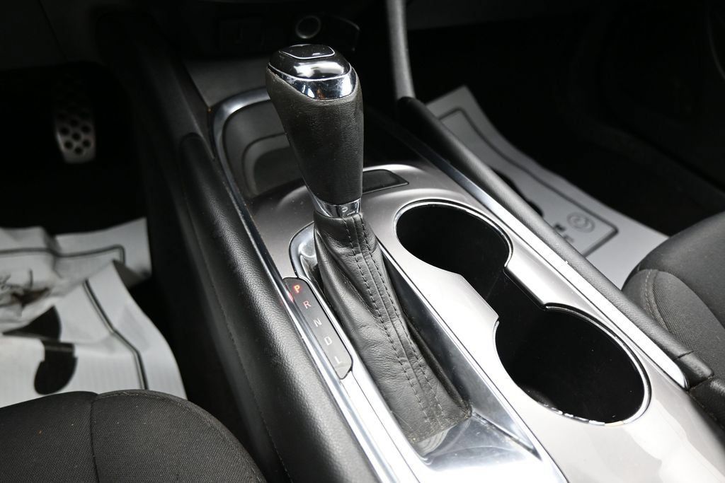 Used 2016 Chevrolet Malibu LT FWD image 21