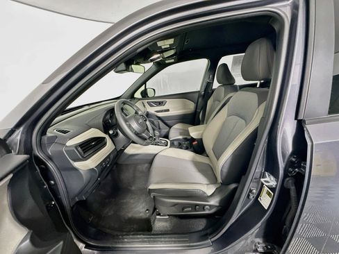 Used 2025 Subaru Forester Premium AWD/4WD image 13