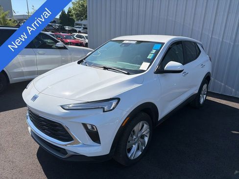 Used 2024 Buick Encore GX Preferred FWD image 1