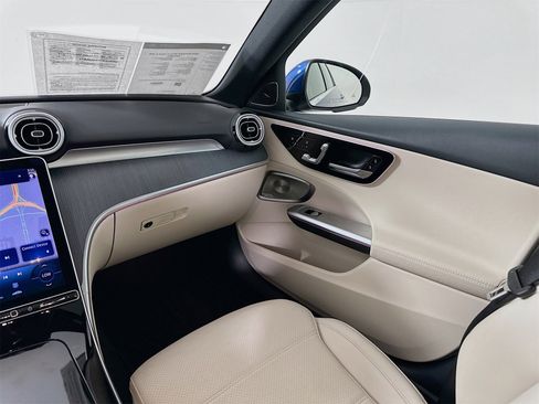 Used 2025 Mercedes-Benz C 300 Sedan image 26