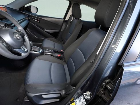 Used 2018 Toyota Yaris iA image 11