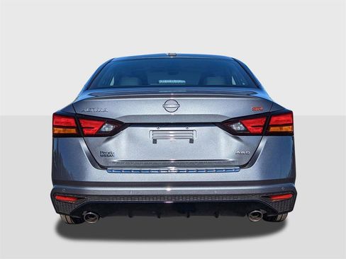 New 2025 Nissan Altima 2.5 SR image 4