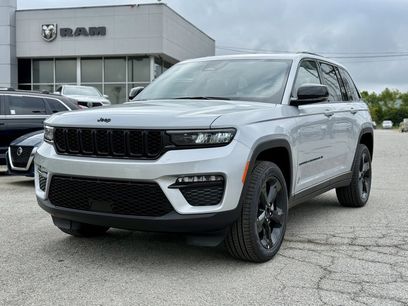 New 2025 Jeep Grand Cherokee Limited w/ Black Appearance Package