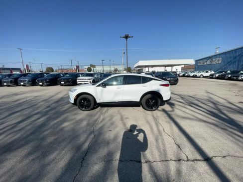 Used 2025 Buick Envista Sport Touring image 16