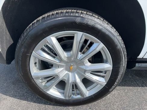 Used 2024 Chevrolet Tahoe High Country w/ Advanced Technology Package image 14