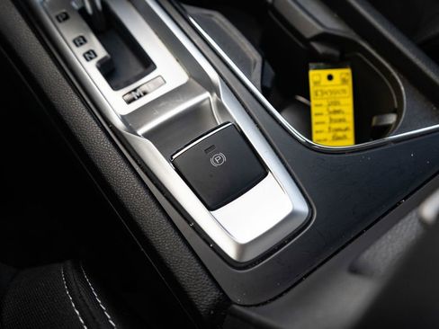 Used 2024 Subaru Ascent Premium w/ Convenience Package image 27