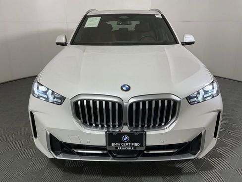 Certified 2024 BMW X5 sDrive40i w/ Premium Package image 3