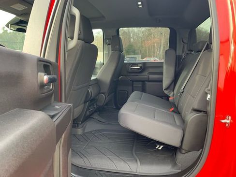 Used 2024 Chevrolet Silverado 2500 Custom image 15