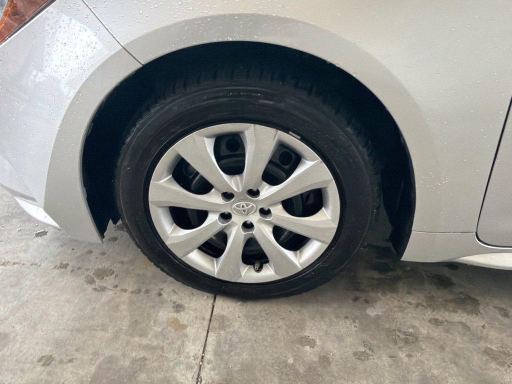 Used 2021 Toyota Corolla LE w/ Carpet Mat Package (TMS) FWD image 14