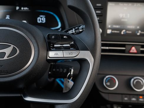 New 2026 Hyundai Elantra SE FWD image 19