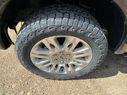 Used 2013 Ford F150 Platinum AWD/4WD image 30