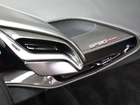 Certified 2022 Ferrari SF90 Spider image 31