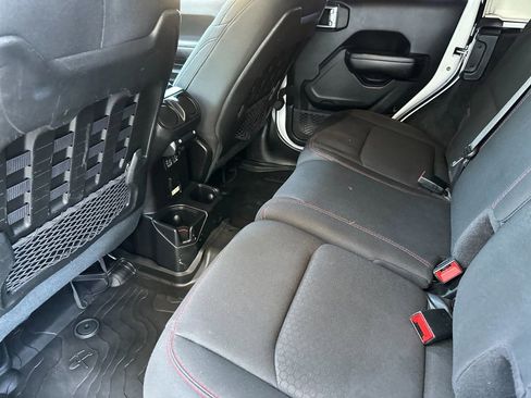 Used 2020 Jeep Wrangler Unlimited Rubicon AWD/4WD image 11